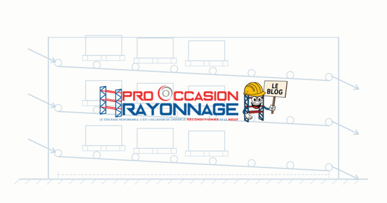 Rayonnage dynamique à plans inclinés sur galets, flèches indiquant le sens de circulation des charges, dessin au trait bleu clair et logo du blog